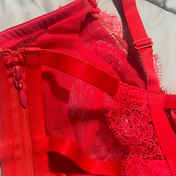 Very Sexy Unlined strappy bra - Picture 2 of 5